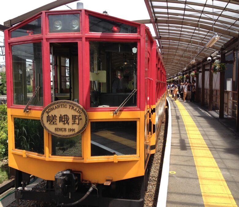 trolley train 1816081 1280